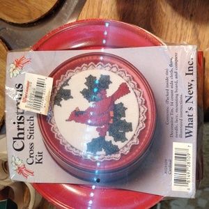 Bin004NWT Christmas cross stitch/ tin